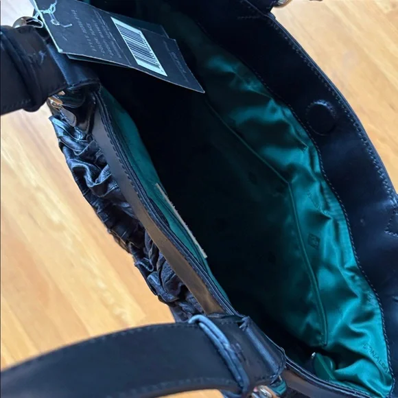 NWT Donald J Pliner handbag, black pleated leather. Black. Retail price : $395 - Picture 6 of 14